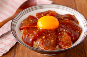 【調理時間5分】やみつきの味 旨辛たれ漬け丼