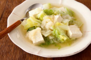 レンジで簡単！　豆腐と白菜のみぞれスープ