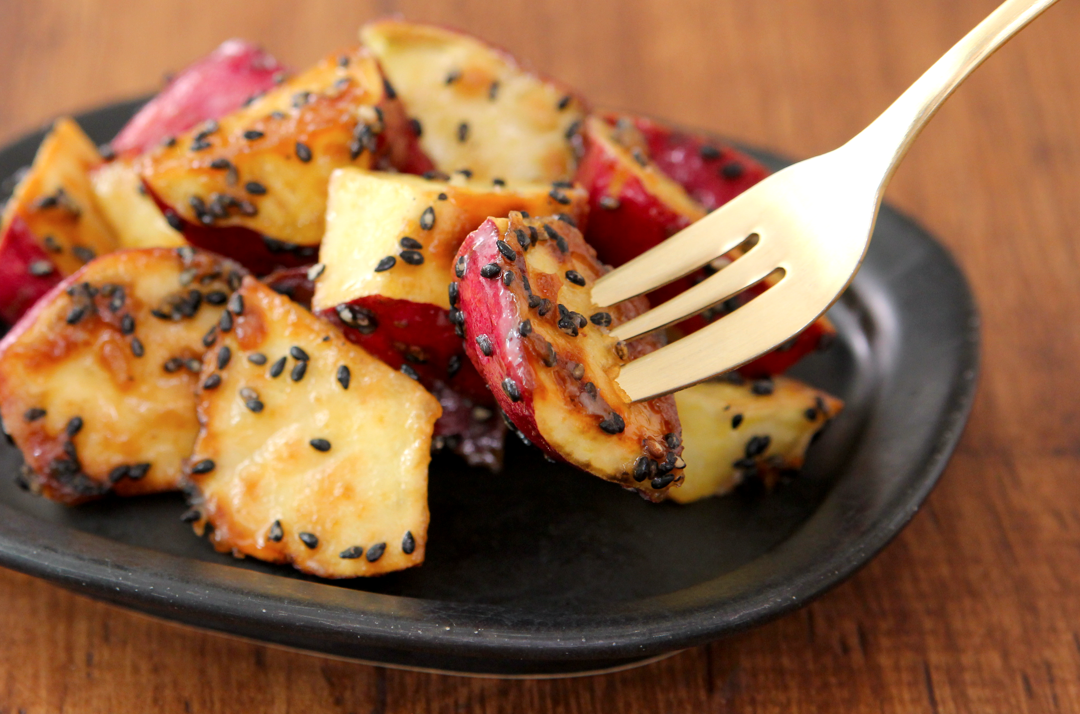 やみつきのバター大学芋 ラクつく 管理栄養士考案の作り置きレシピサイト